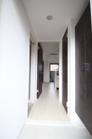 玄関　同建築シリーズの内装写真となります。 ※参考イメージ