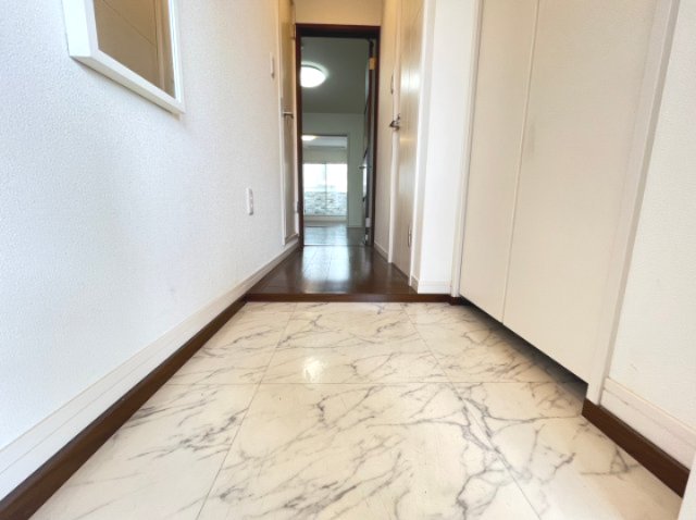 玄関　詳細は、RISUMO江坂本店までお問合せください♪