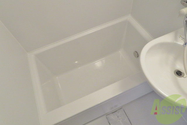 バス・シャワールーム　浴槽はゆったりと出来そうな広さがありました
