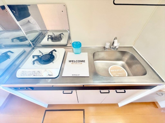 キッチン　同一建物内１０３号室内装写真転載