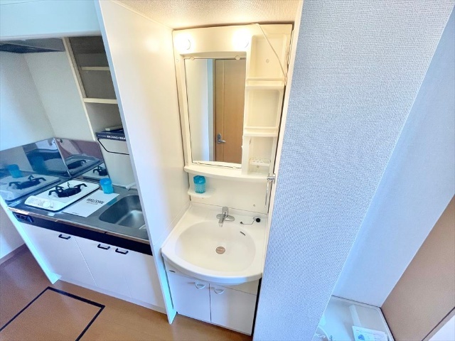 洗面設備　同一建物内１０３号室内装写真転載