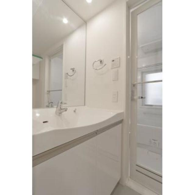 洗面設備　※写真は同タイプ住戸です。