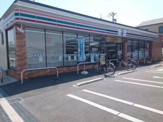 コンビニ　セブンイレブン様（コンビニ）まで190m