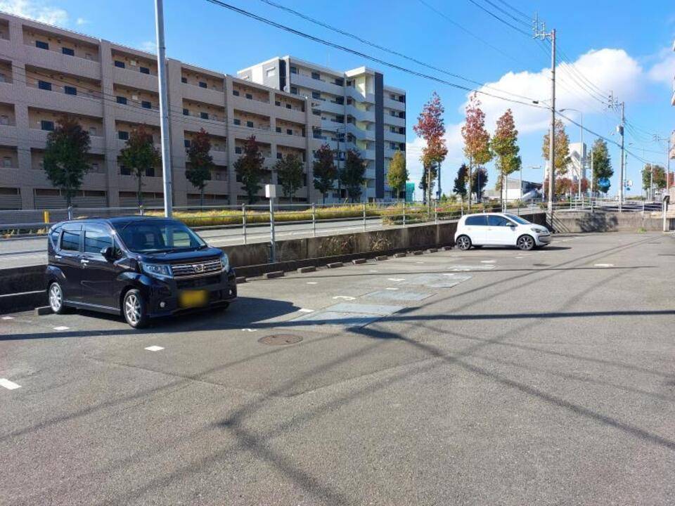 駐車場　駐車場