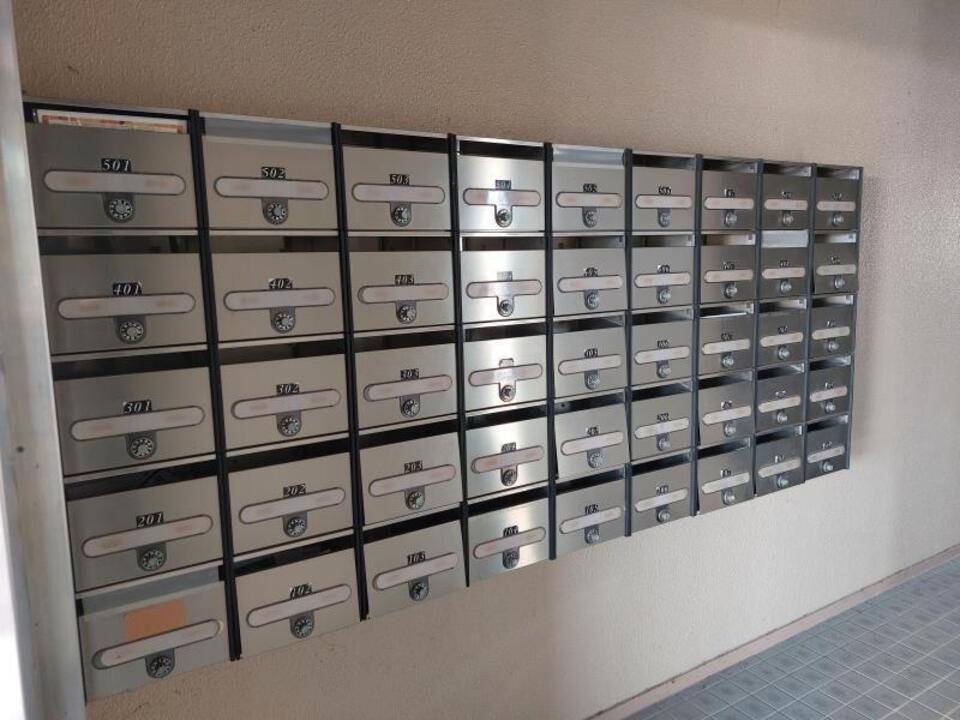 エントランス　メールBOX