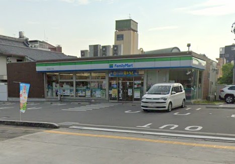 コンビニ　ファミリーマート 熱田白鳥三丁目店（コンビニ）まで452m