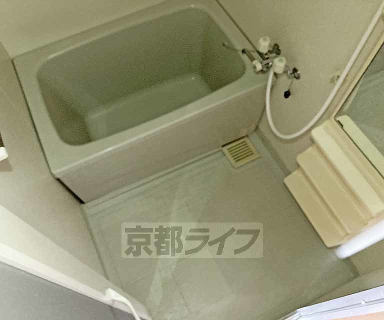 バス・シャワールーム　リラックスできるバスルームです・