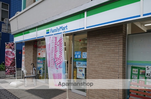 コンビニ　ファミリーマート（コンビニ）まで514m