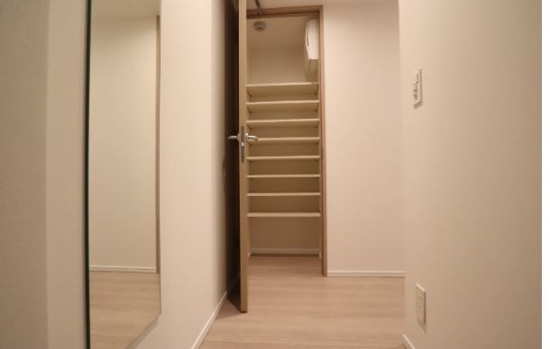 玄関　※参考写真※