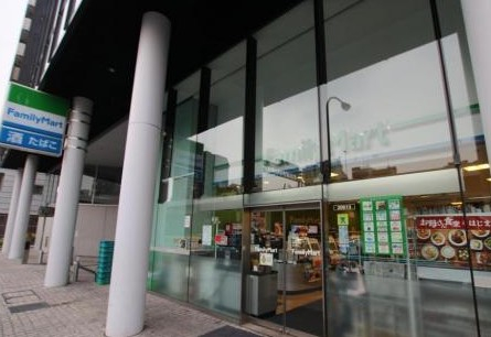 コンビニ　ファミリーマート南麻布三丁目店（コンビニ）まで211m