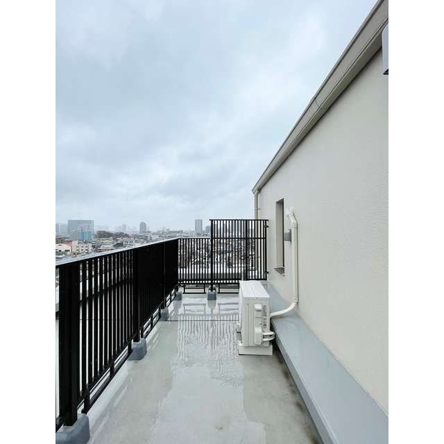 バルコニー　広々としたバルコニーです