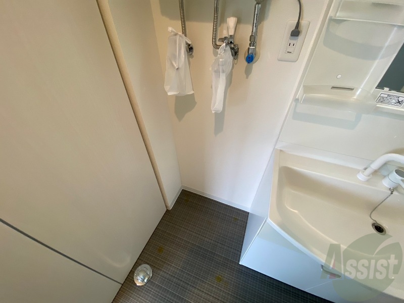 その他設備　洗濯機はこちらの脱衣所に置くことができます！