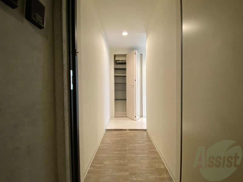 玄関　玄関の様子です。明るい印象ですね。気分もあがりそう。