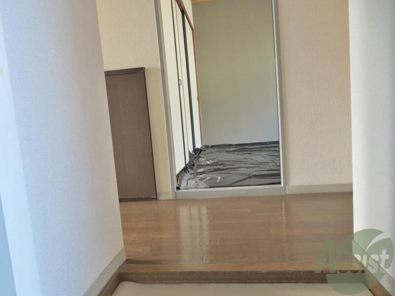 玄関　玄関からの写真になります。広々ですね。