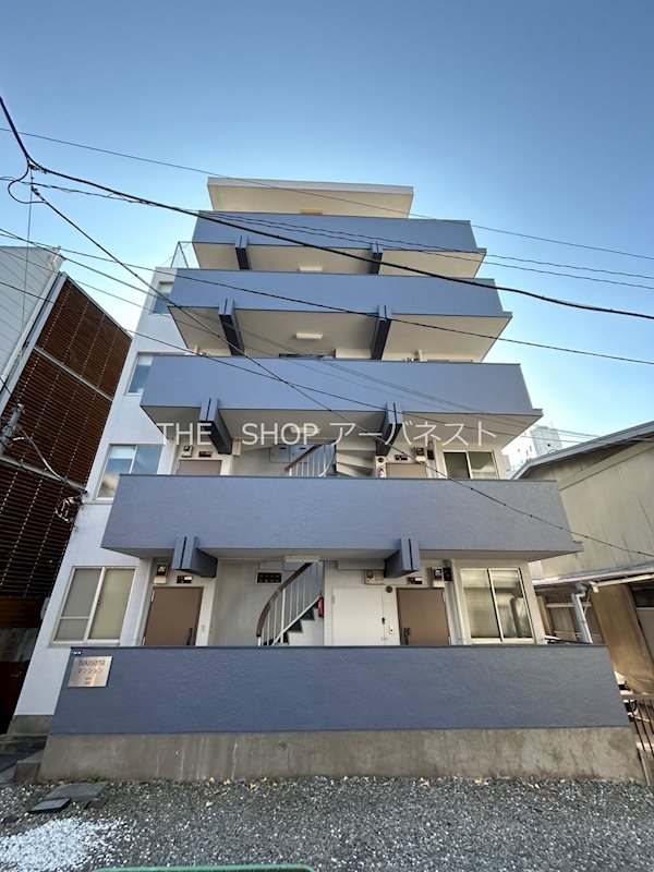 建物外観　閑静な住宅地に佇む好立地物件。事務所利用相談可能！