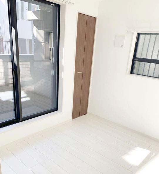 居室・リビング　★角部屋、二面採光、風通しも良好★