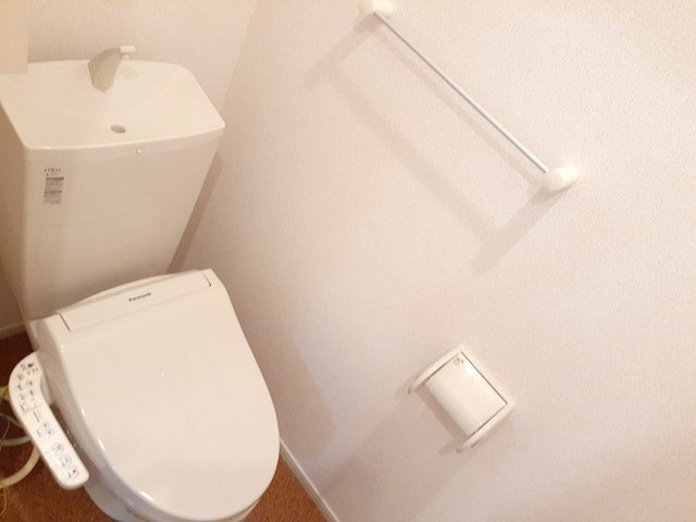トイレ　ゆったりとした空間のトイレです