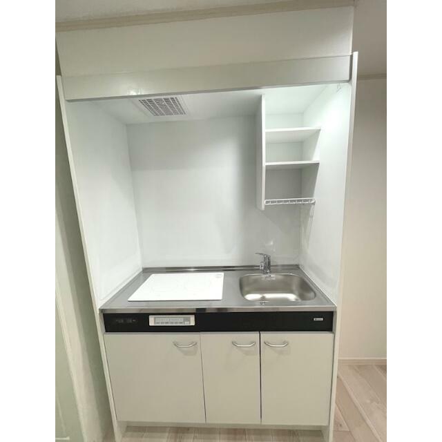 キッチン　一人暮らしに丁度いいサイズ、お手入れ楽々のＩＨキッチンです！