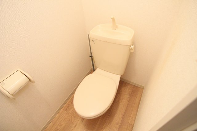 トイレ　別部屋の参考写真です。