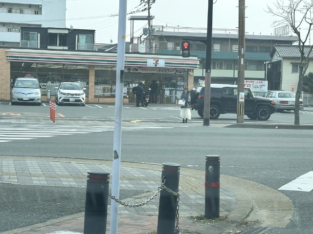 コンビニ　セブンイレブン博多吉塚１丁目店（コンビニ）まで183m