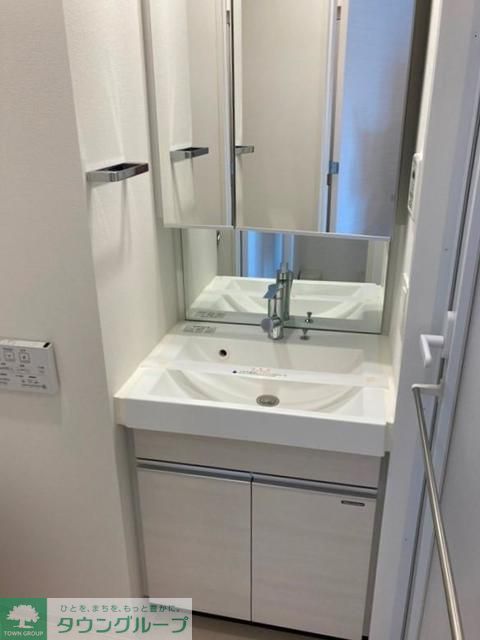 洗面設備　※写真は同タイプ住戸です。