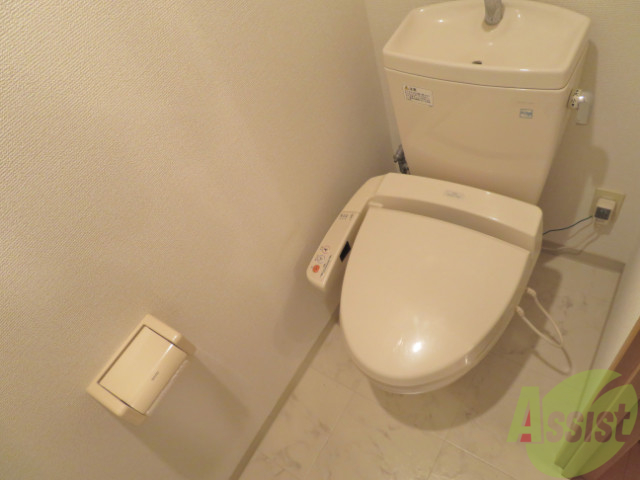 トイレ　ウォシュレット付きのトイレです。シャワートイレは便利ですね