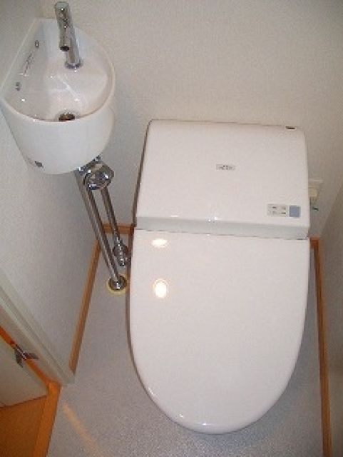 トイレ　同物件別部屋のお写真です。現況優先です。