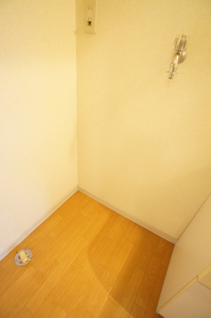 その他　雨の日でもお洗濯ができる！室内洗濯機置場付です☆