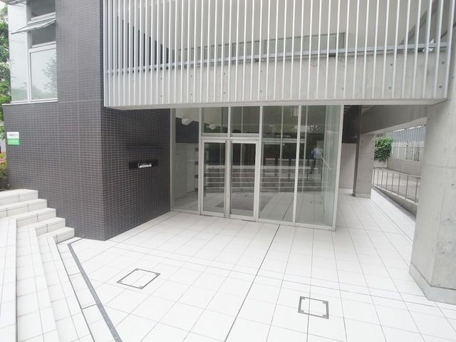 エントランス　部屋探しは株式会社　タウンハウジング　までお気軽にお問合せ…