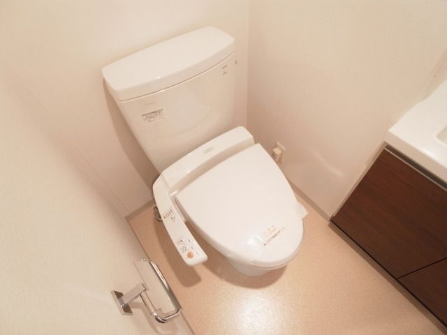 トイレ　お部屋探しは株式会社　タウンハウジング　までお気軽にお問合…