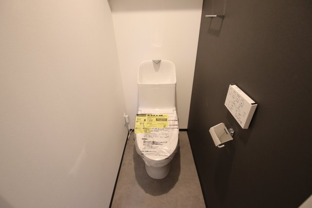 トイレ　※建築中の別室の参考写真です。