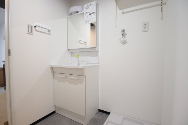 洗面設備　※建築中の別室の参考写真です。