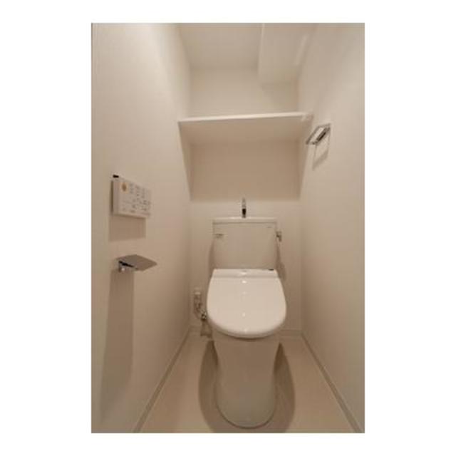 トイレ　※写真は同タイプ住戸です。
