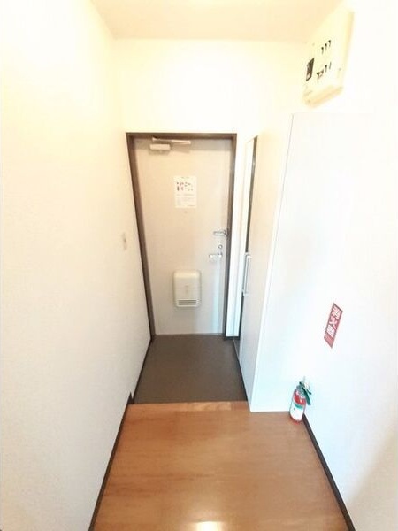 玄関　明るい玄関がお出迎えです☆