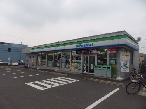 コンビニ　ファミリーマート四日市日永店（コンビニ）まで769m