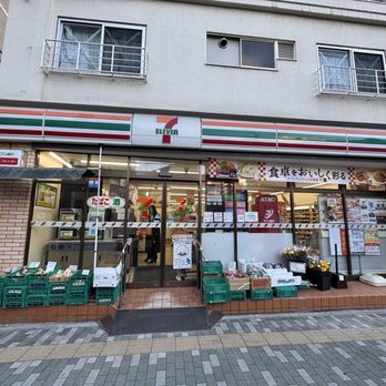 コンビニ　セブンイレブン 台東西浅草3丁目店（コンビニ）まで304m