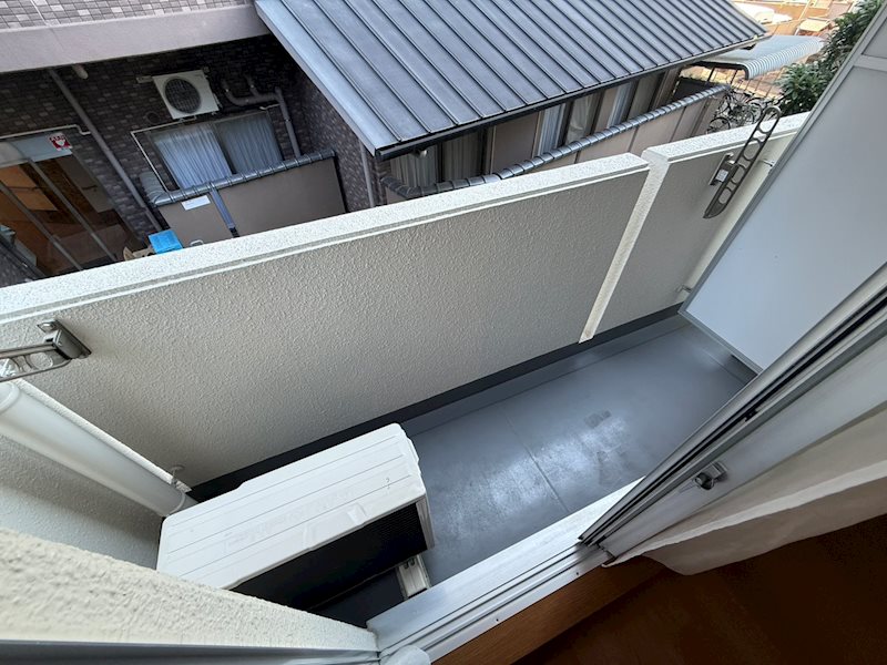 バルコニー　同建物同号室の室内写真です。