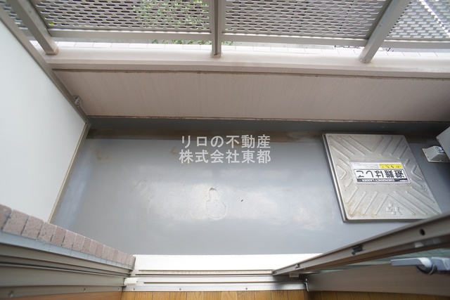 バルコニー　バルコニーがあるので洗濯物を太陽の下で干すことができます♪