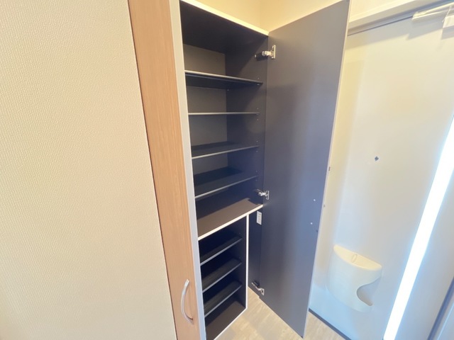 収納　掲載写真は同型モデルを掲載しており実際のお部屋と仕様等が異な
