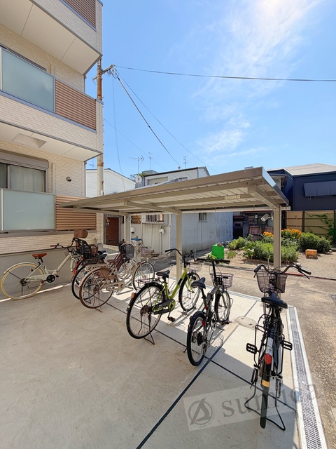 その他共有部分　屋根付き駐輪場が嬉しいです♪♪