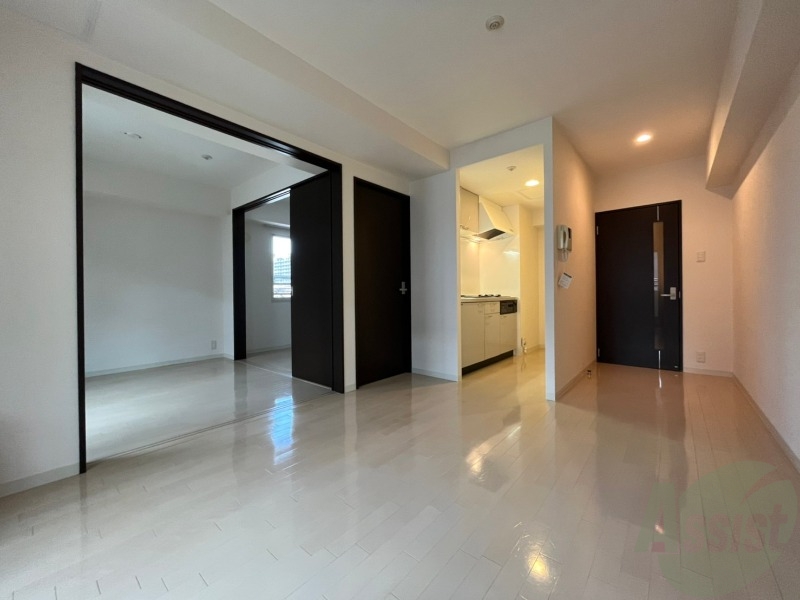 居室・リビング　広くてキレイなお部屋が広がっていて、充実した生活が送れそう。