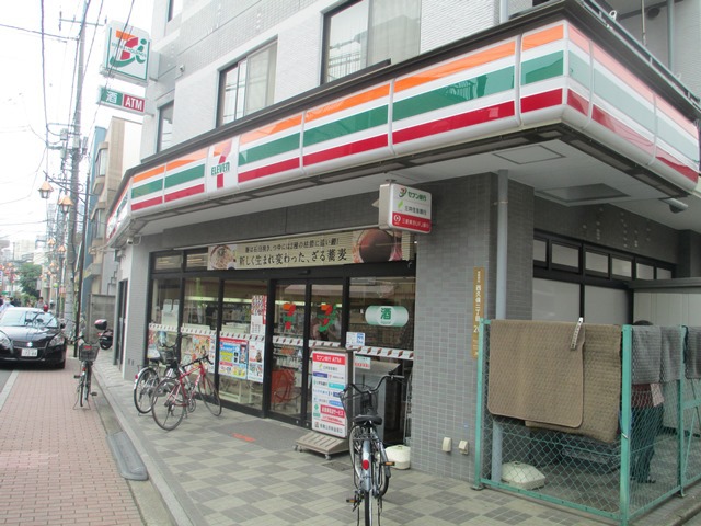 コンビニ　セブンイレブン（コンビニ）まで315m