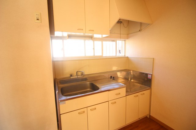 キッチン　※退去前のため別部屋参照写真となります