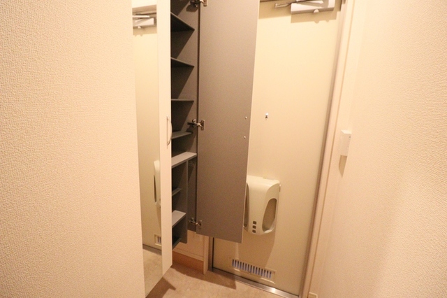 玄関　トールタイプシューズボックス（姿見鏡付）