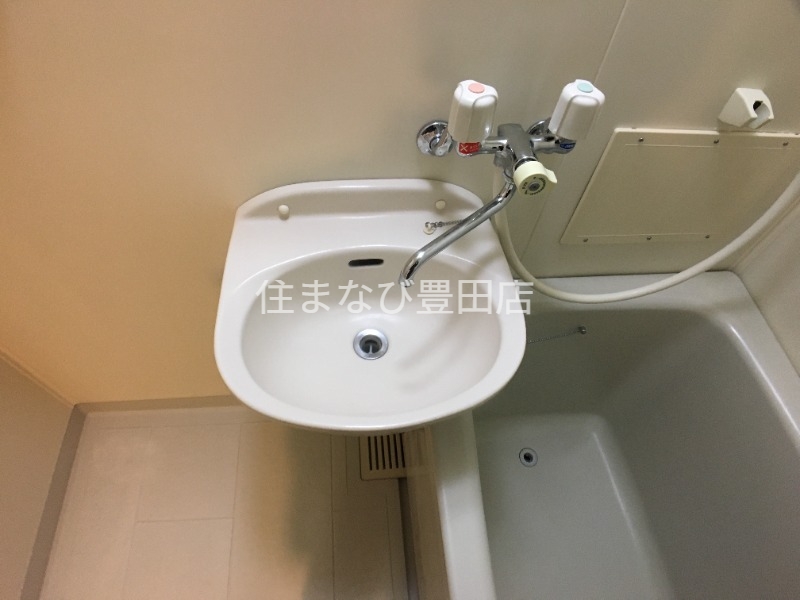 洗面設備　同型タイプ