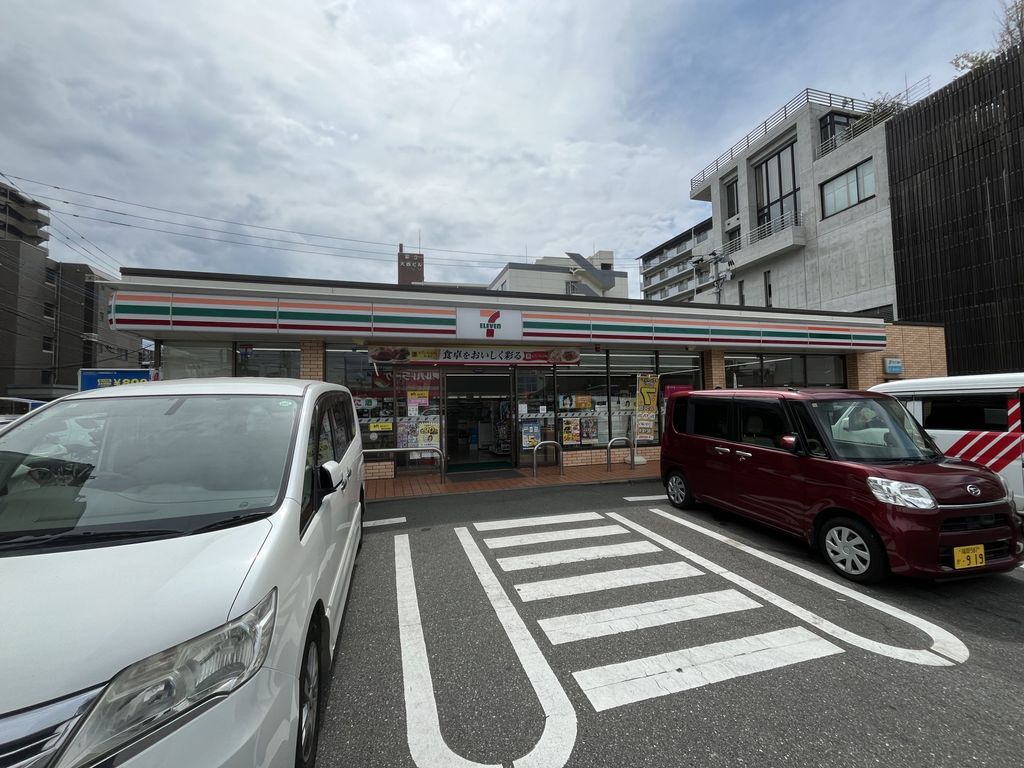 コンビニ　セブン-イレブン 博多竹下通り店（コンビニ）まで210m