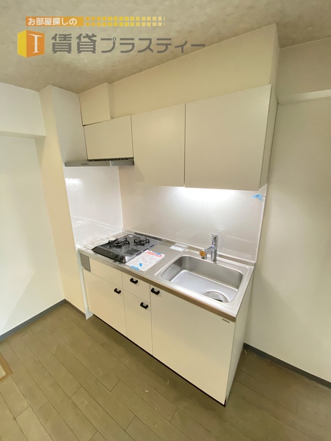 キッチン　新しくなった２口システムキッチンでキレイですよ。