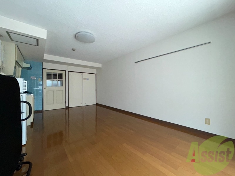 その他部屋・スペース　寝室を別角度から撮りました。どう家具を配置しますか？