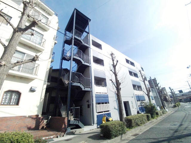 建物外観　３ＷＡＹ利用可能。