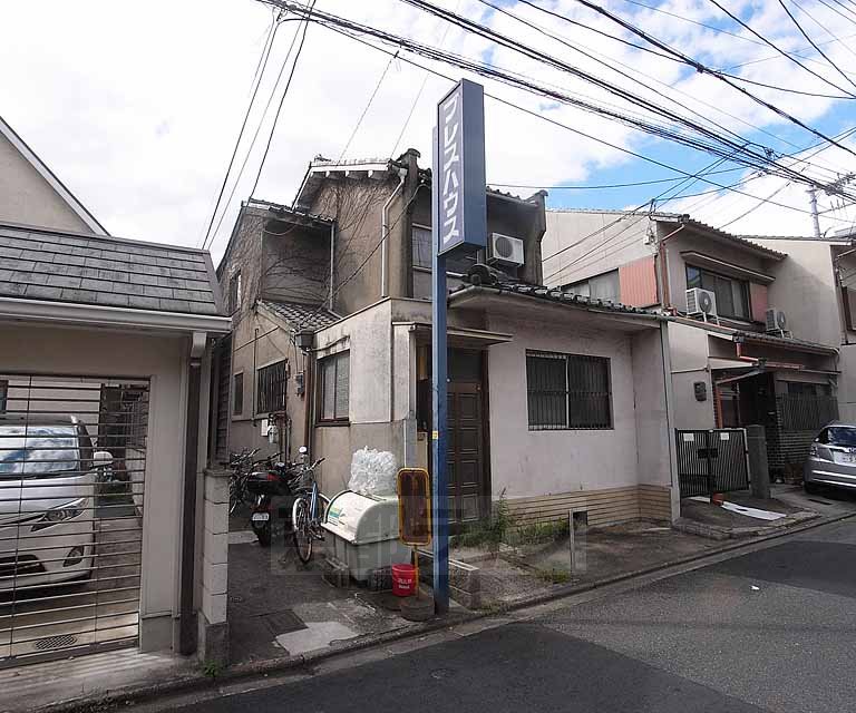 エントランス　道路からは入ります。